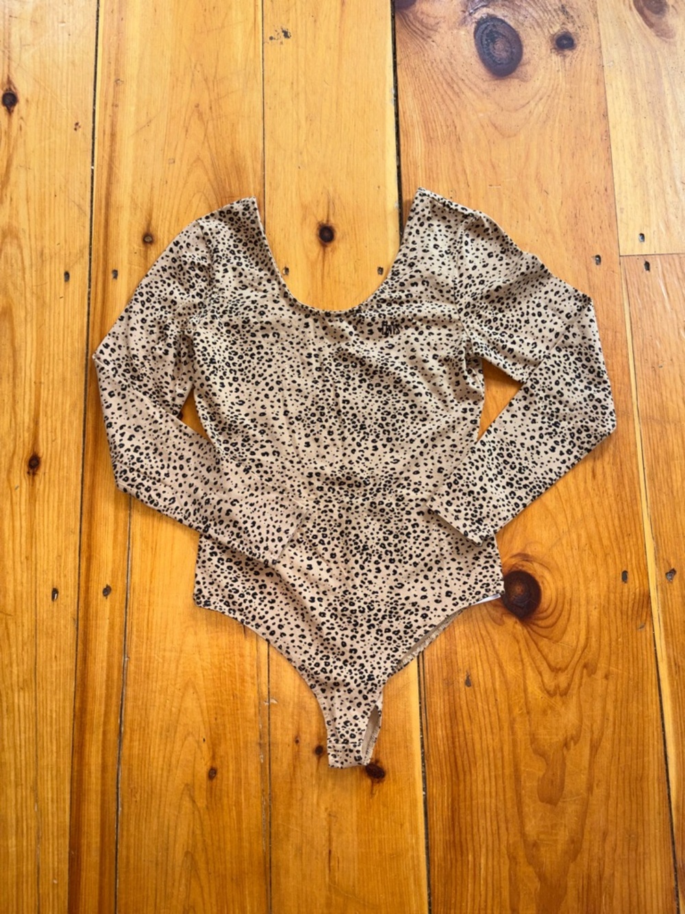 Levi’s Leopard Print Long Sleeve Bodysuit Small